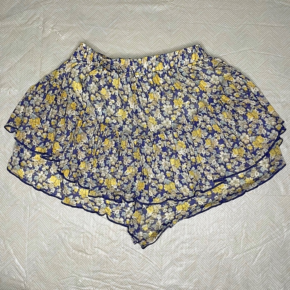 𝅺Altar’d State Flowy Floral Shorts Size XS - Picture 3 of 6